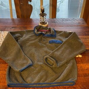 Woman’s (or Unisex) Patagonia Synchilla Size Small. In Very Good Condition.